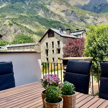 Apartamento Familiar En El Centro De Benasque Con Terraza Exterior photo