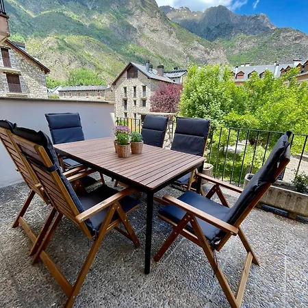 Apartamento Familiar En El Centro De Benasque Con Terraza Exterior photo