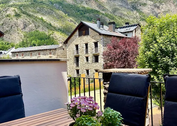 Apartamento Familiar En El Centro De Benasque Con Terraza
